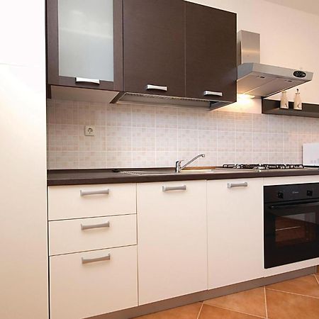 2 Bedroom Nice Apartment In فير المظهر الخارجي الصورة